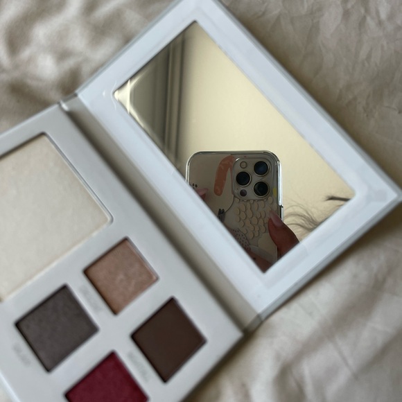 Arbonne lunar and highlight shadow palette - Picture 5 of 7